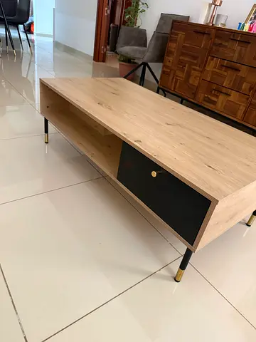 Modern low coffee table with two storage drawer - light wood finish