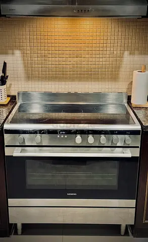 Siemens 5 Burner Electric Cooker with Oven
