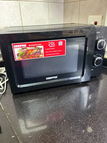 Geepas 20L Microwave Oven - Good Working Condition