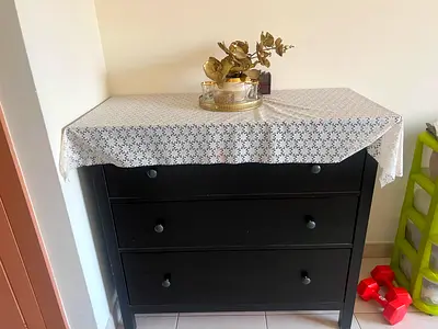 Chest of drawers