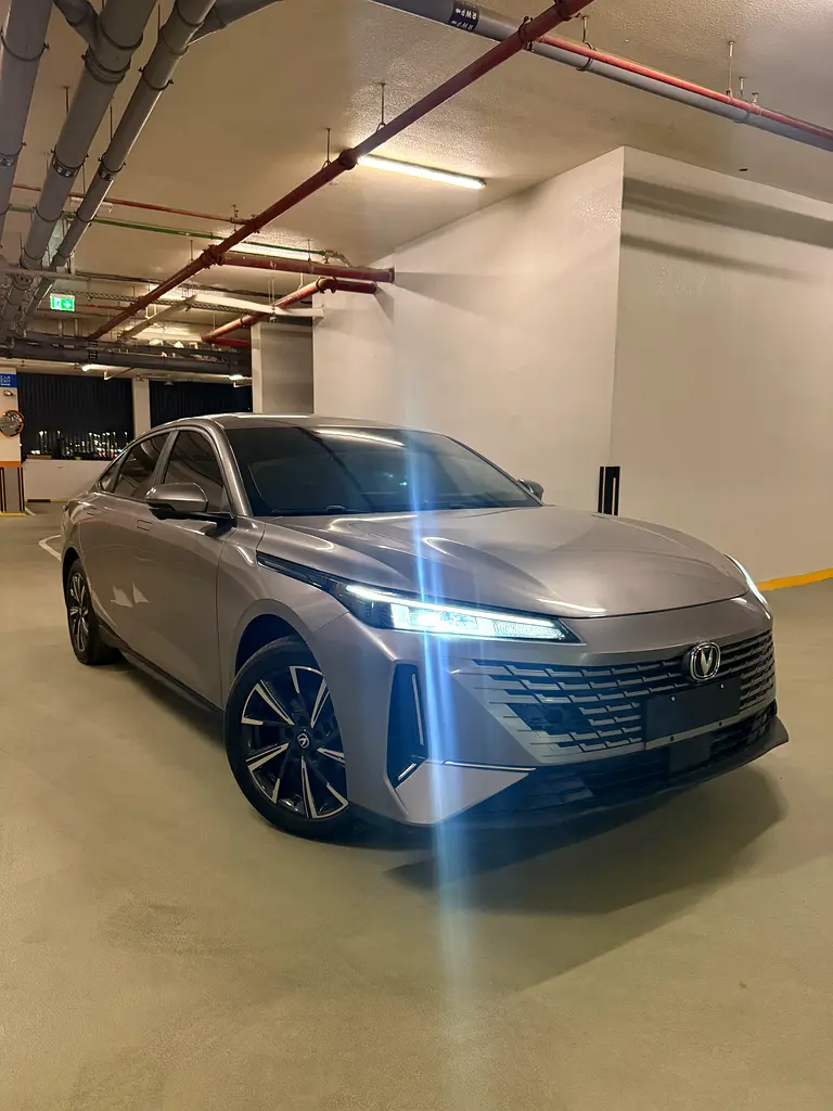 Changan Eado Plus 2025 — photo 1 of 16