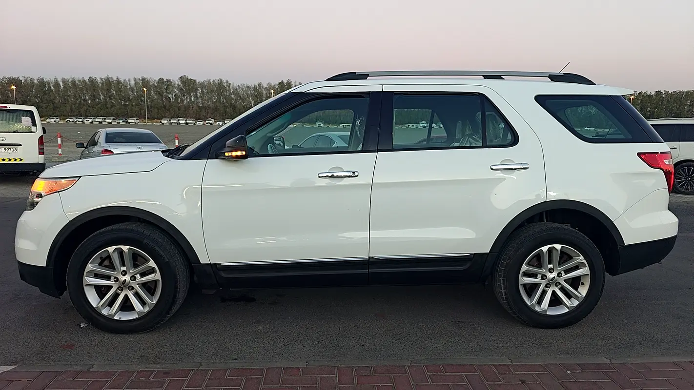 Ford Explorer 2014 — photo 1 of 17
