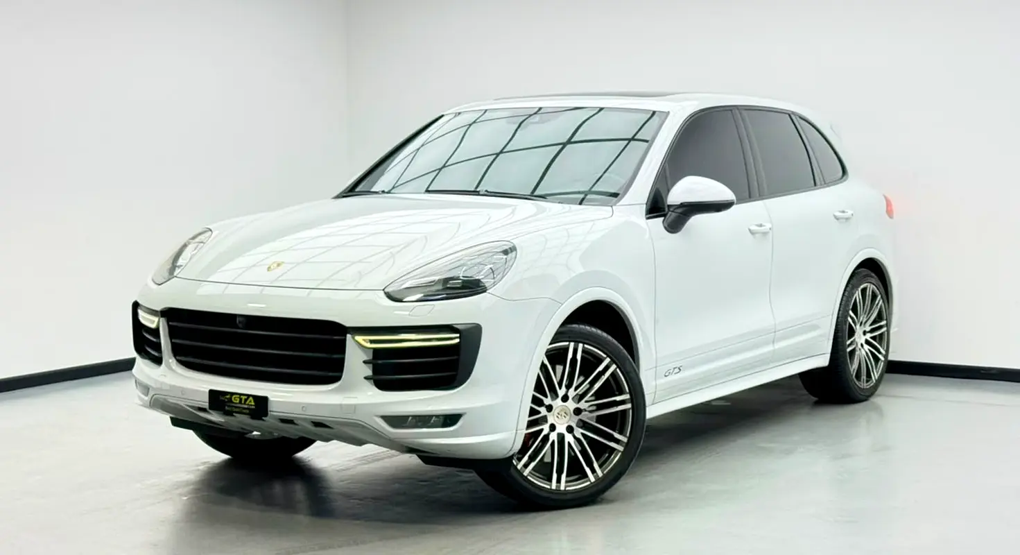 Porsche Cayenne 2016 — photo 1 of 17