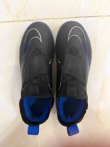 Nike Laceless Sports Shoes