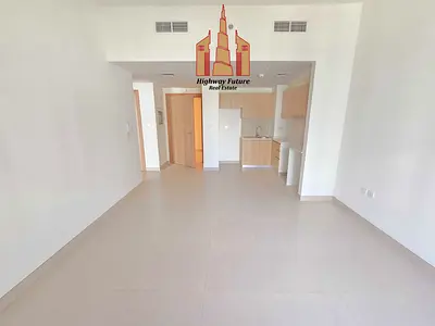 Modern 1-Bedroom Apartment | Full Amenities & Parking