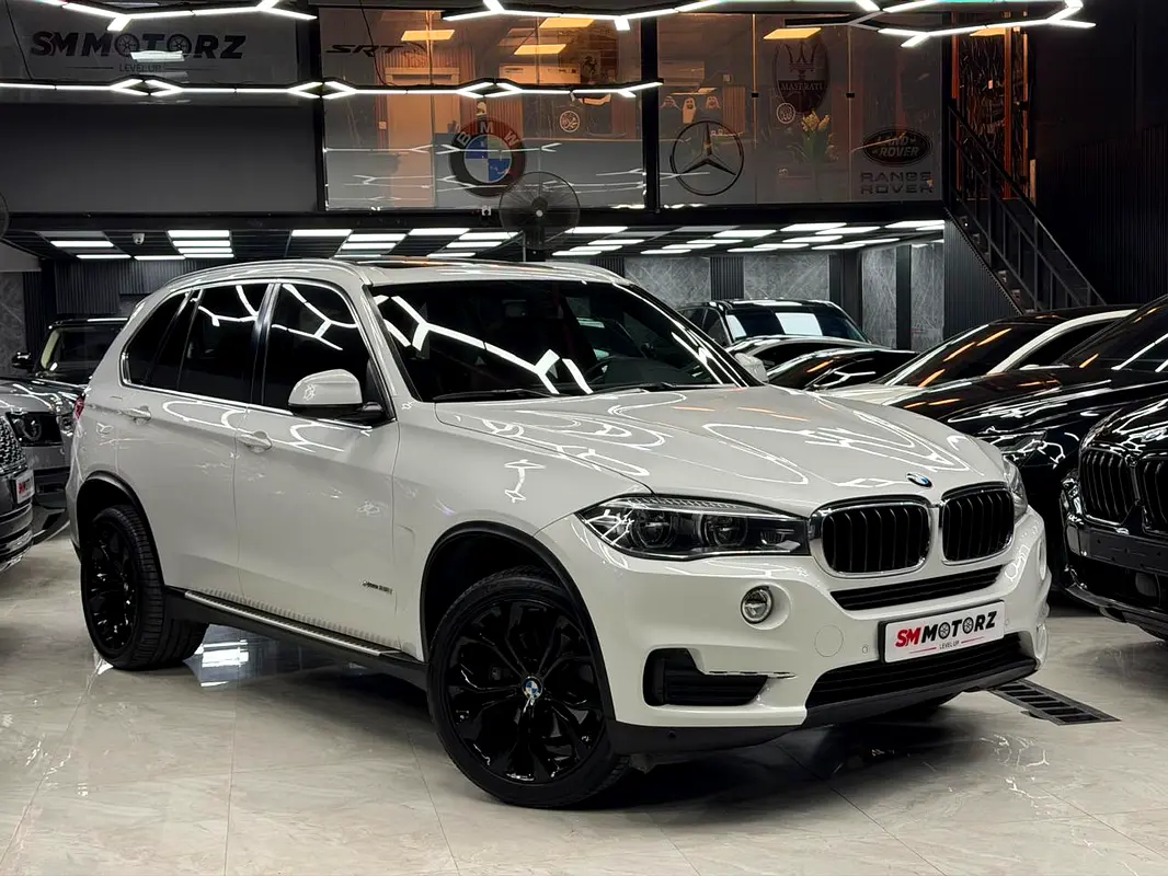 BMW X5 2018 — photo 1 of 18