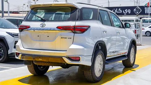 2026 Toyota FORTUNER photo 6