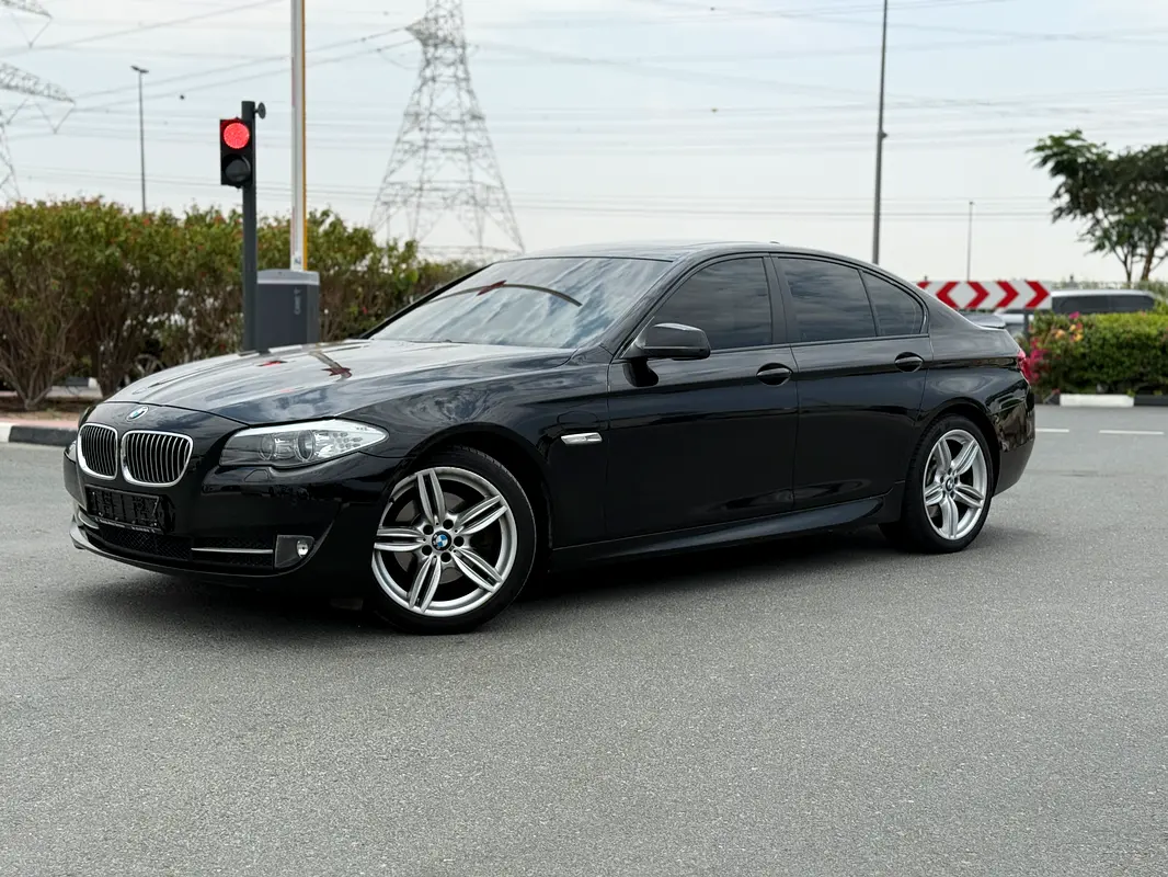 BMW 5-Series 2012 — photo 1 of 16