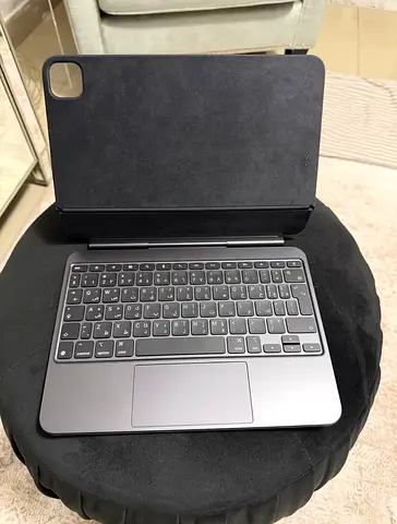 iPad Pro M4 / M5 13 inch Magic Keyboard (Arabic and English keyboard)