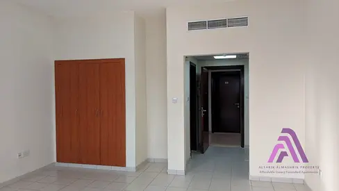 studio available for rent with full maintenance free