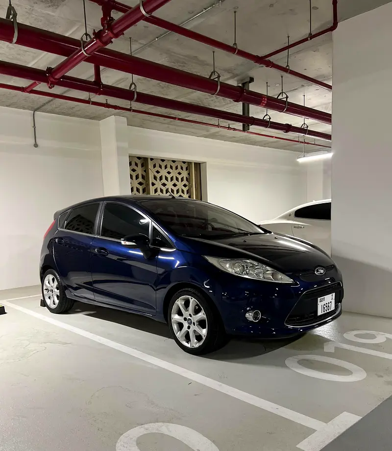 Ford Fiesta 2012 — photo 1 of 6