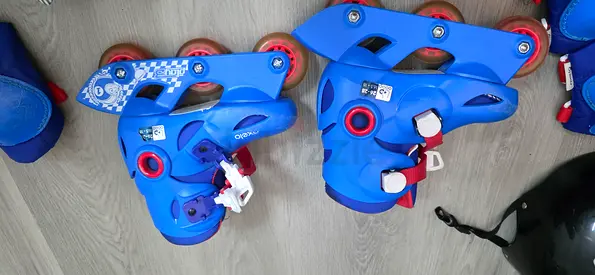 Inline roller skates