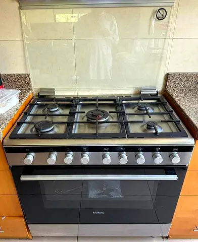 Siemens(2025)+FREE DELIVERY!!! 5BURNER Made in Italy Excellent Condition Cooking Range For Sale!!!