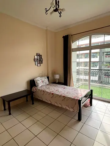 For one Indian lady - pvt furnished room with attached bath