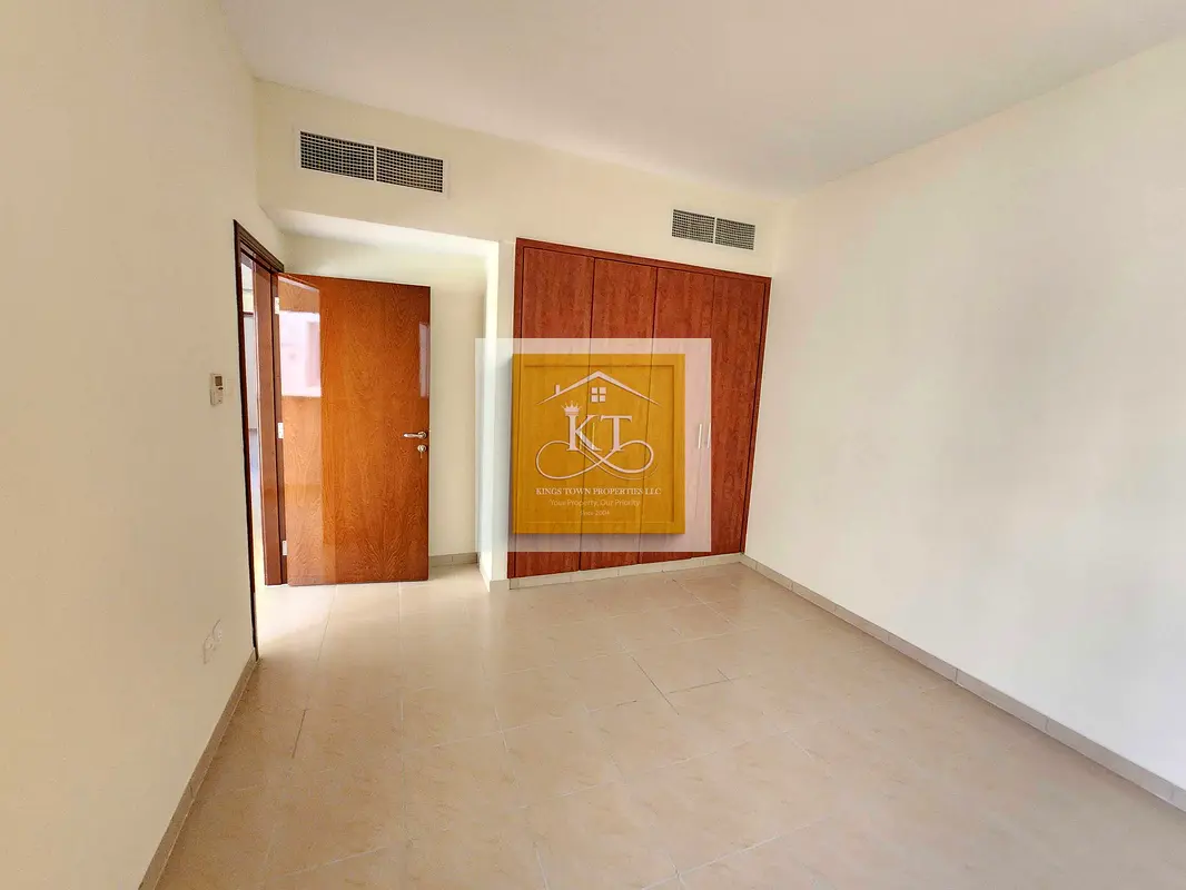 Stunning 3 BR+Maid!! Town House!! Great Location!! Single Family Only!!