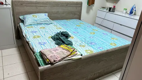 Queen size bed