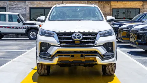 2026 Toyota FORTUNER photo 2