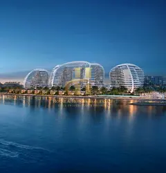 Spacious Residence | Elegant Waterfront Views