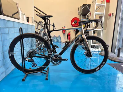 Super Premium Full Carbon Road bike very low usage M size