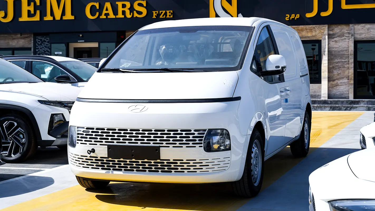Hyundai Staria 2026 — photo 1 of 14