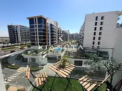 VACANT | POOL COMMUNITY VIEW | PRIME LOCATION
