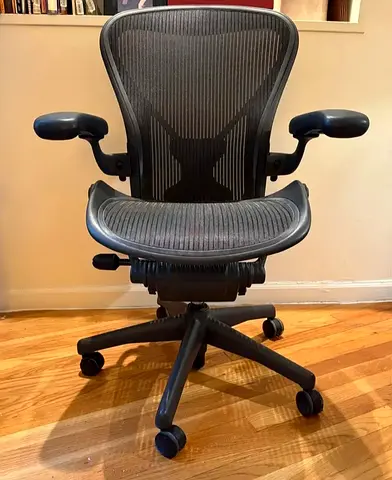 Herman Miller Aeron-style) Chair Size B And C Fully Loaded