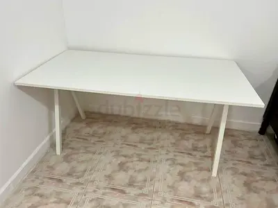 Simple white rectangular study/office table - good condition FREE DELIVERY