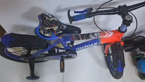 Kids BMX Style Bicycle with Training Wheels - Good Condition. Ideal for a kid of 4-6 yes old kid