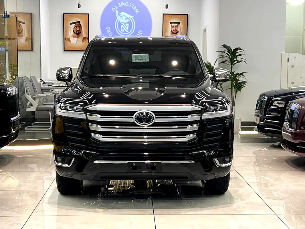 Toyota Land Cruiser 2023 — photo 1 of 14