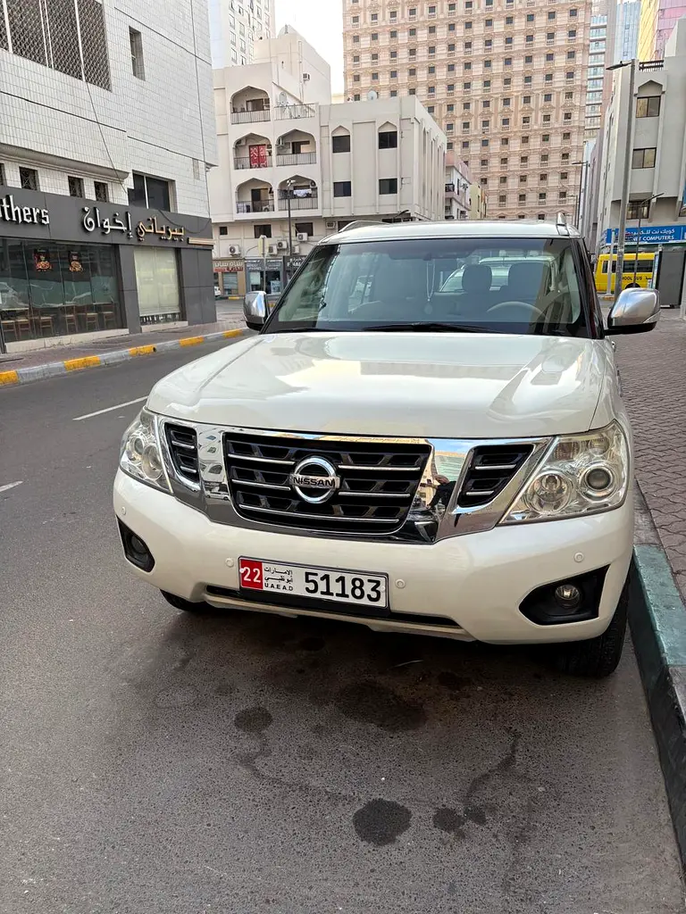 Nissan Patrol 2016 — photo 1 of 7