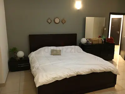 No commission- Big Master Room Suite with attached bathroom next to DMCC metro in Marina Ladies only