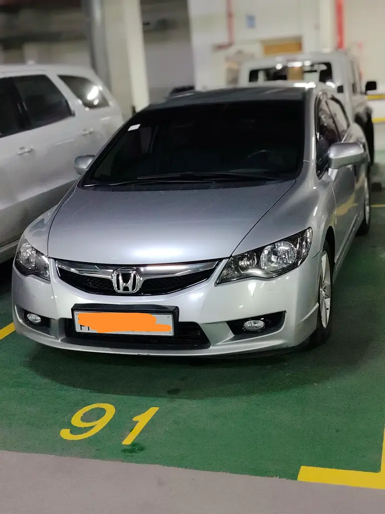 Honda Civic 2009 — photo 1 of 8