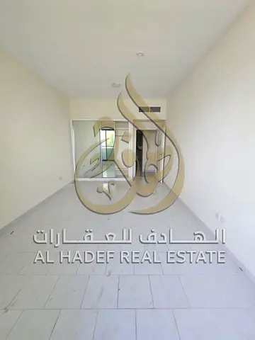 3 غرف وصالة بالمجاز 3 بإطلالة بحرية مع بلكونة وغرفة خادمة ماستر، تكييف وباركن مجاني، مساحات واسعة وتشطيب مميز للعائلات.