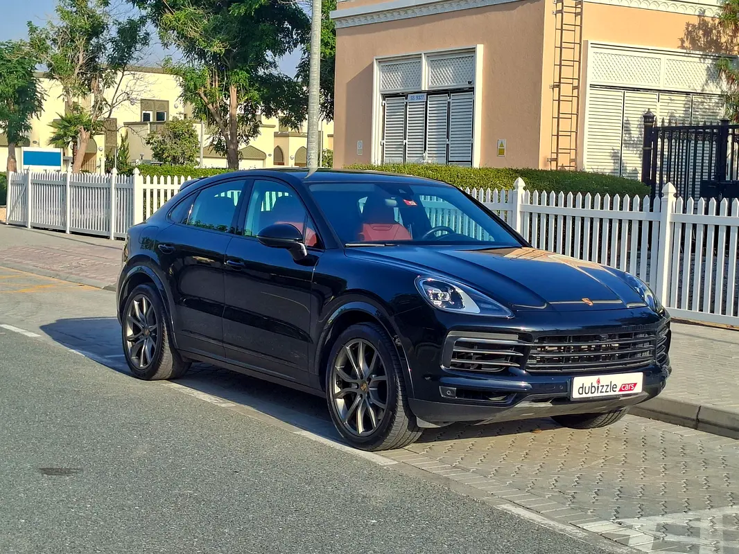 Porsche Cayenne 2023 — photo 1 of 18