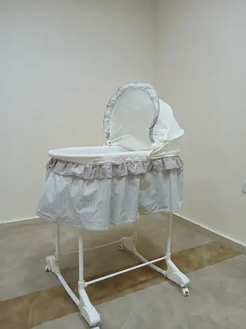 Lightweight Portable Baby Bassinet with Canopy
