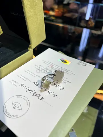 VCA Vintage Alhambra Between the Finger Ring, 18K
White Gold, Mother of Pearl, Size 54, Full Set