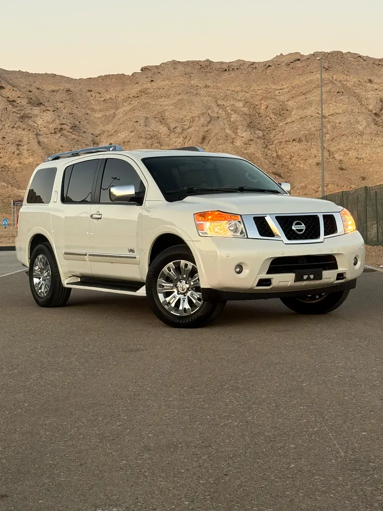 Nissan Armada 2015 — photo 1 of 20