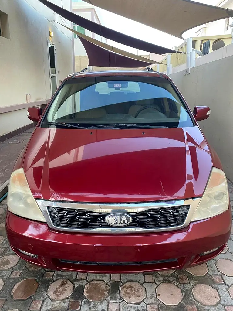 Kia Grand Carnival 2014 — photo 1 of 13