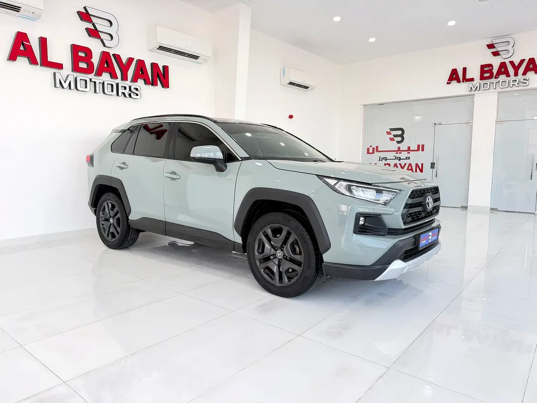 Toyota Rav 4 2022 — photo 1 of 15