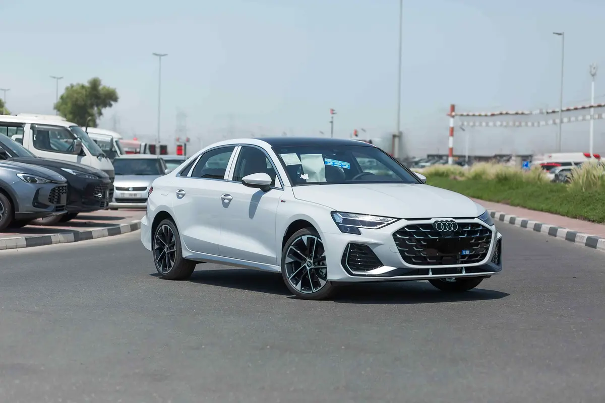 Audi A3 2025 — photo 1 of 20