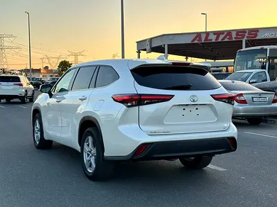 صورة مصغرة 4 لـ 2021 Toyota HIGHLANDER