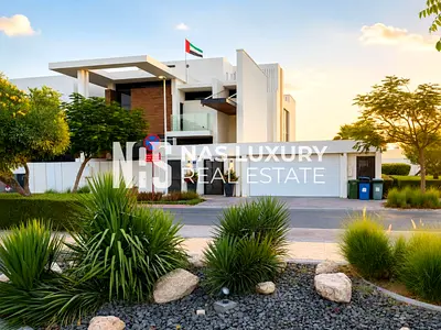 Corner villa on 3 streets | Single Row | Private Garden