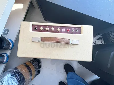 Small cream guitar amp - vintage look, working condition