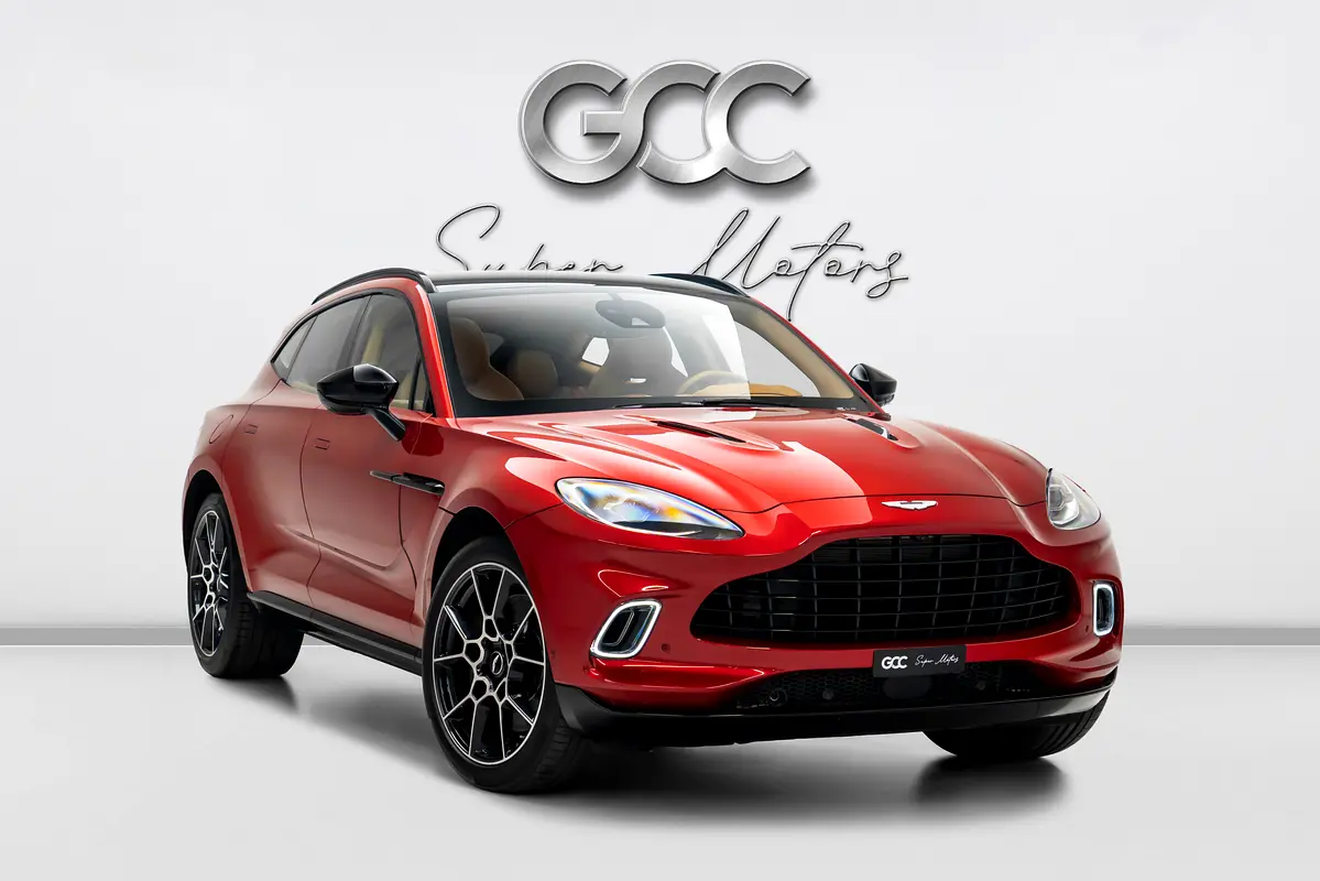 Aston Martin DBX 2021 — photo 1 of 20