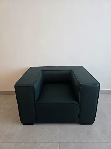 Single Modern dark green Leather Armchair — Compact & Comfortable