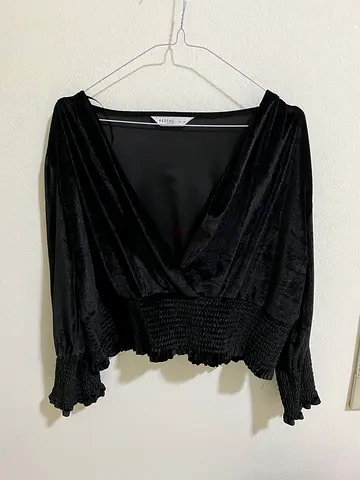 Black V line collar and long sleeve blouse velvet material size 18 UK
