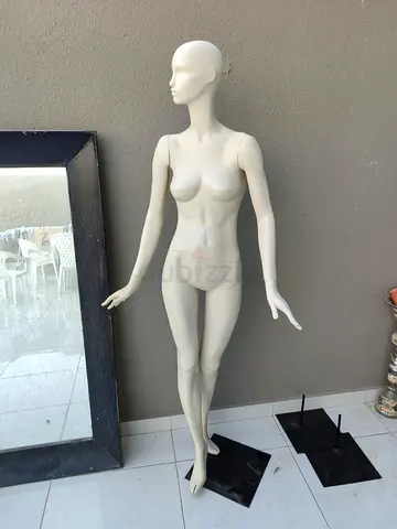 Female mannequin