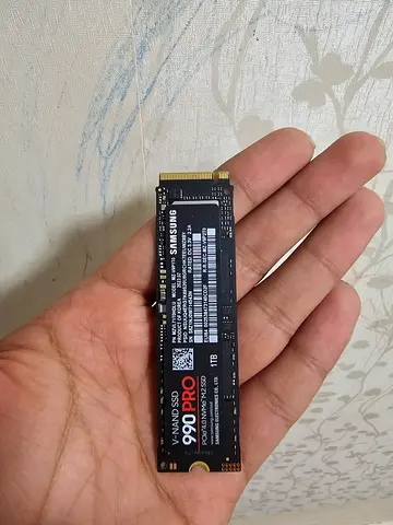 Samsung 990 PRO 1TB PCIe 4.0 NVMe M.2 SSD