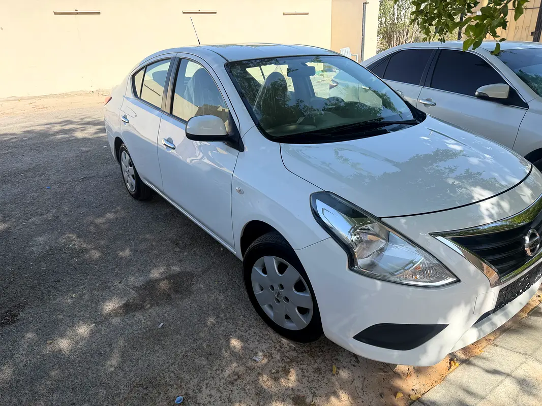 Nissan Sunny 2022 — photo 1 of 12