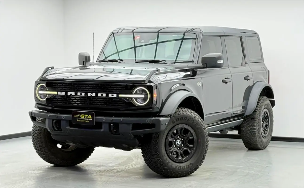 Ford Bronco 2022 — photo 1 of 17